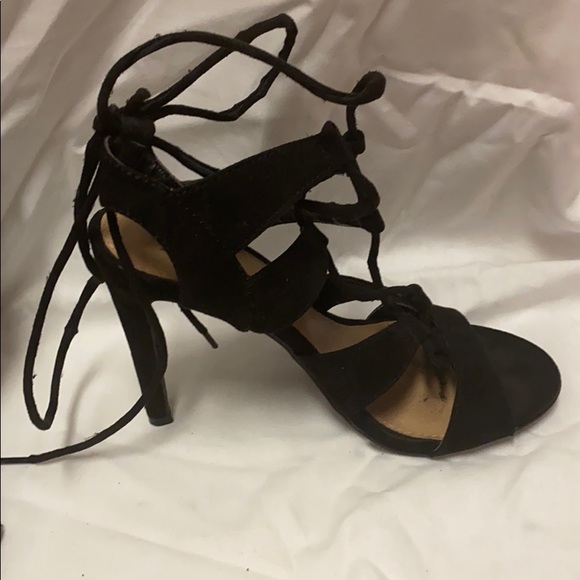 Black strap up heels - Picture 2 of 5